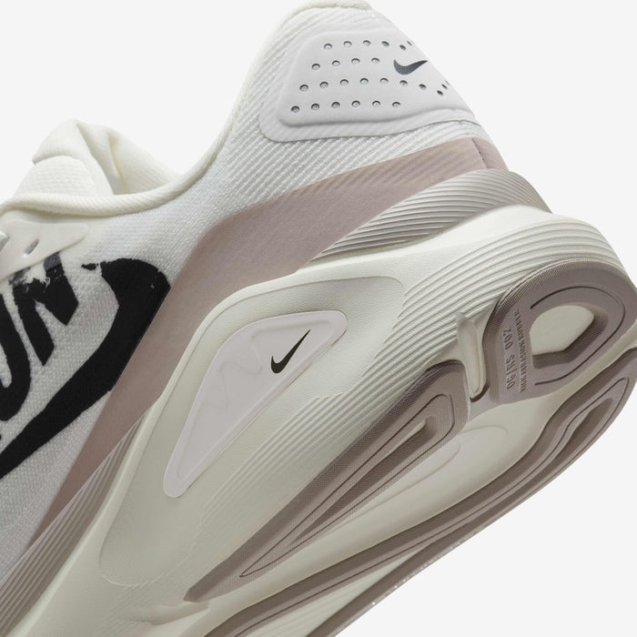 Nike Structure 26 Beige