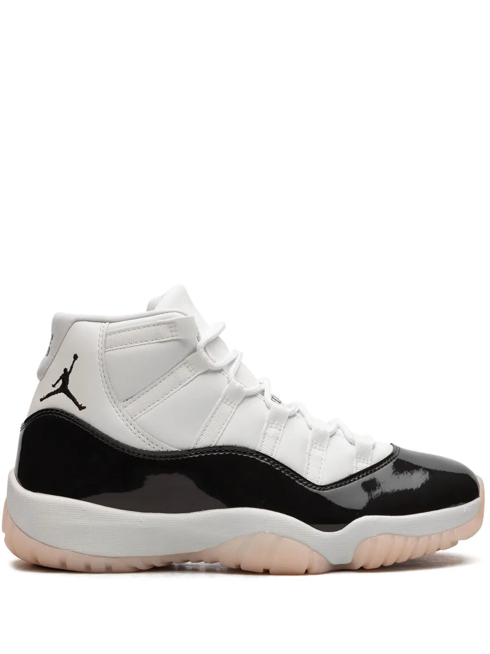 JORDON 11 ESTIF WHITE & BLACK