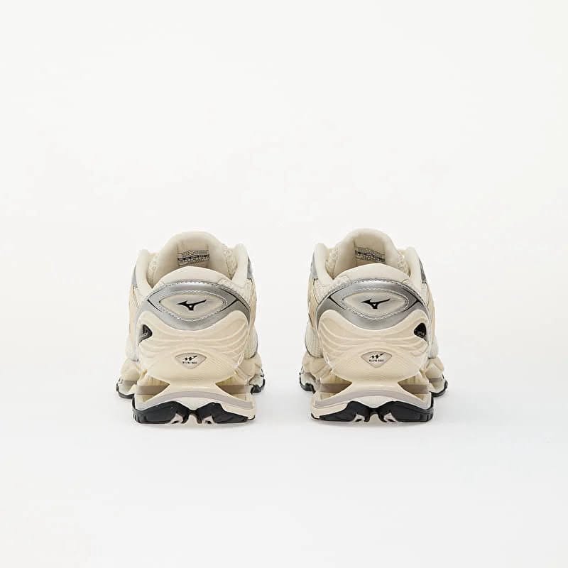 Mizuno Wave Prephecy Gold