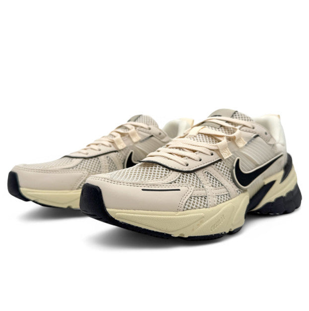 Nike V2k Run Tk Beige