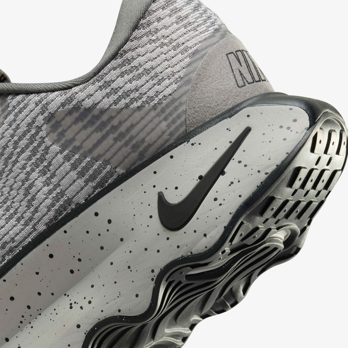 Nike Motiva Gray