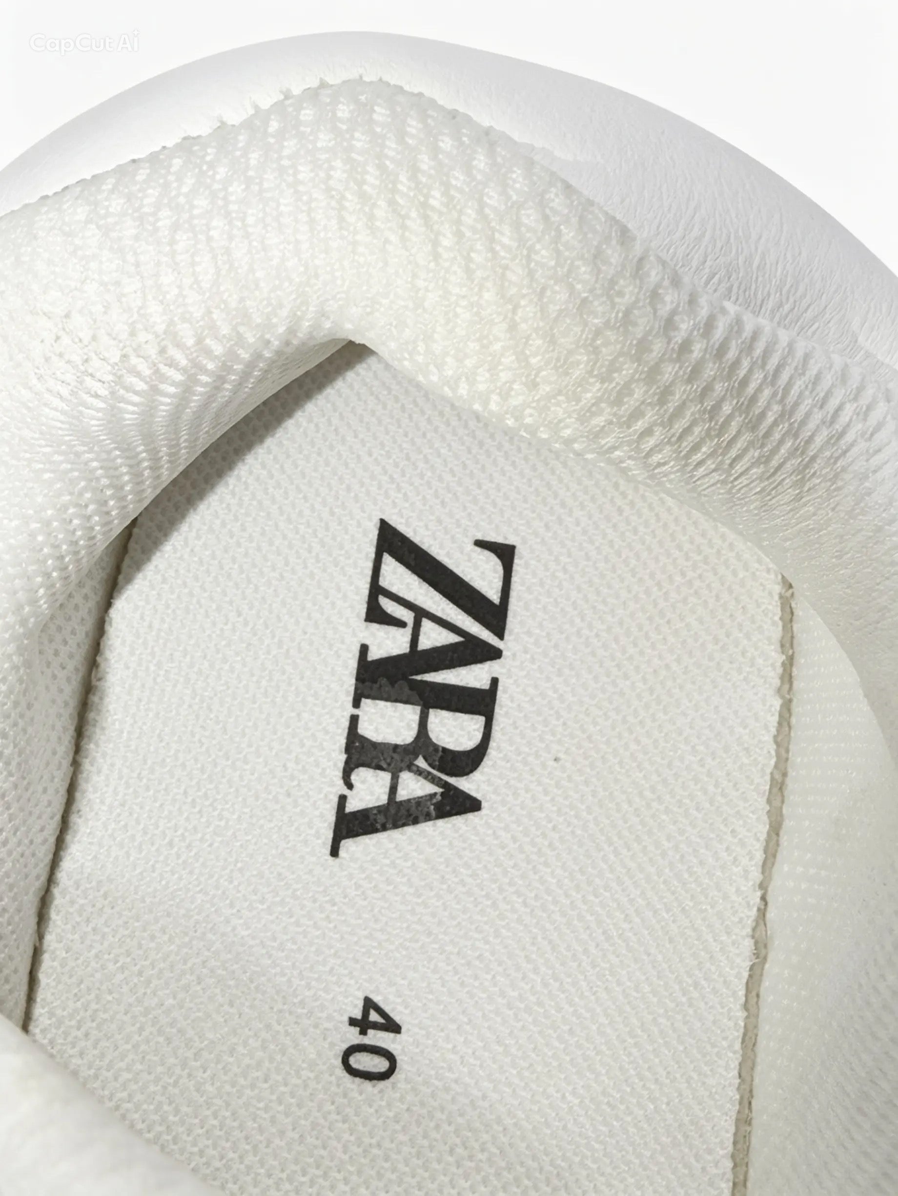 ZARAAA ZIG WHITE