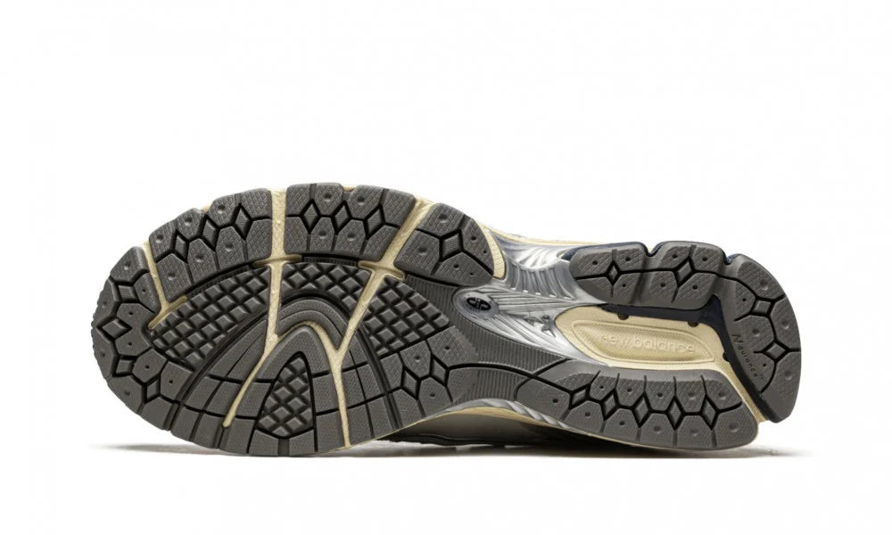 New Balance 1906 Gold