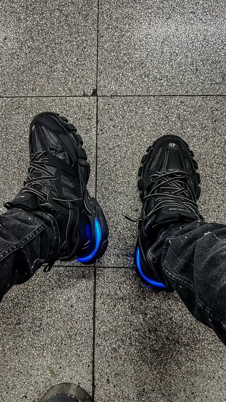 Balenciaga Track Black. Led