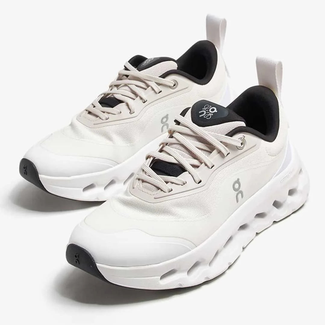 On Running X Loewe Cloudtilt 2.0 – Sand White