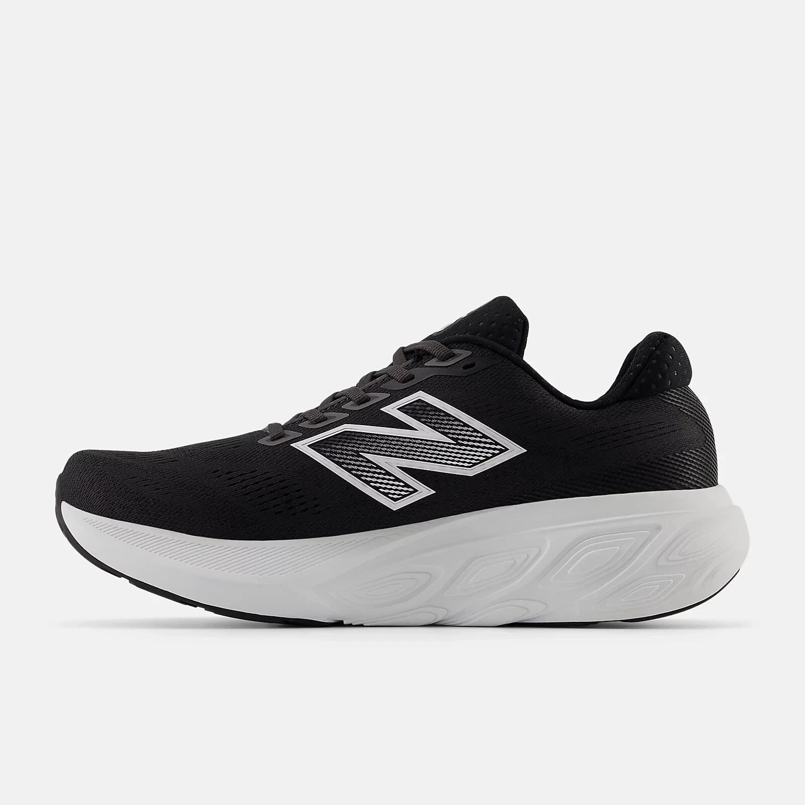 New Balance  Fresh Foam X 880v15 Shoes in Black/White