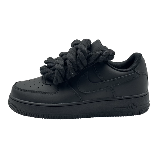 <h4 style="text-align: center;"><strong>The Air Force 1 in BLACK ROBE LACES BLACK combines timeless court heritage with contemporary edge. Premium black leather construction meets striking black lace detailing for a look that transitions seamlessly from street to style. Built for all-day comfort and versatile enough to anchor any sneaker rotation. A must-have neutral that elevates your collection.</strong></h4>