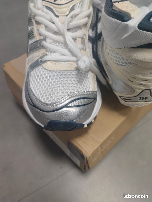Asics Gel-Kayano 14 GOLD & BLUE
