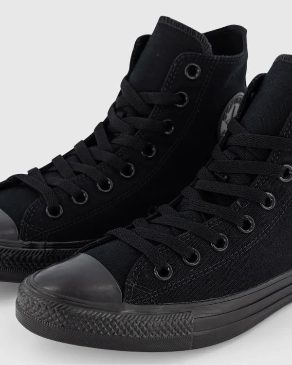 Converse Black
