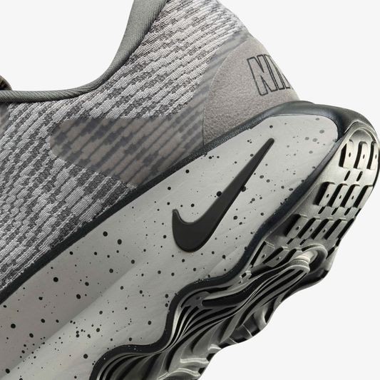 Nike Motiva Gray