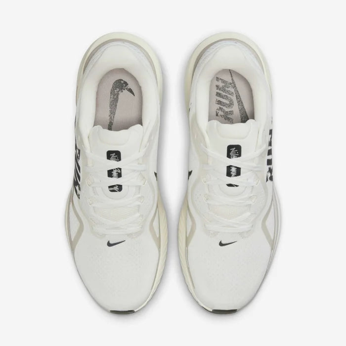 Nike Structure 26 Beige