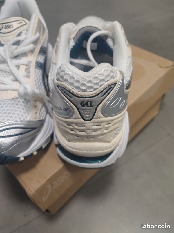 Asics Gel-Kayano 14 GOLD & BLUE