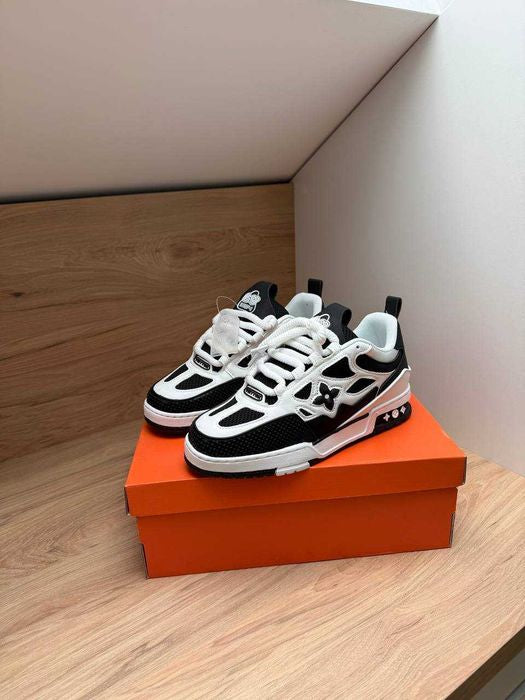 Lv Skate Black & white