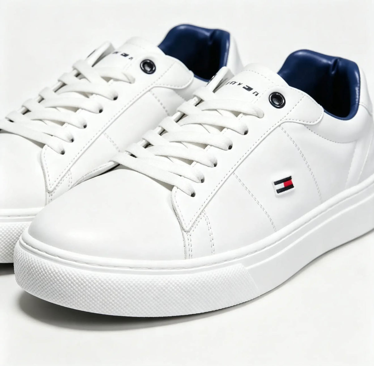 Tommy Cavo WHITE DARK BLUE