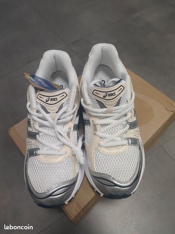 Asics Gel-Kayano 14 GOLD & BLUE