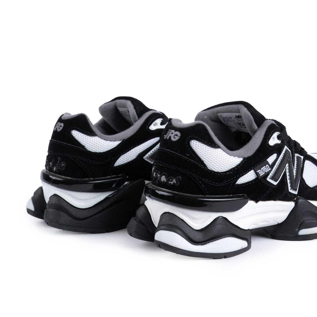 New Balance 9060 BLACK & WHITE