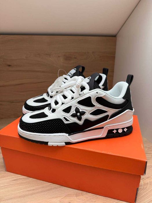 Lv Skate Black & white